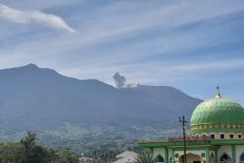 Aktivitas Gunung Marapi turun drastis awal Ramadan
