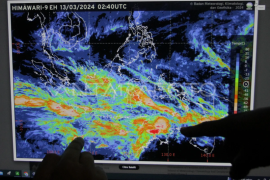 Peringatan dini cuaca ekstrim pengaruh bibit siklon Page 1 Small