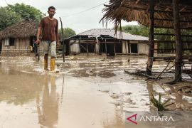 BANJIR AKIBAT CUACA EKSTREM DI NTT Page 2 Small