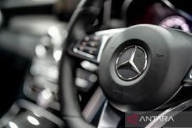 Mercedes-Benz diwartakan akan kurangi produksi S-Class dan EQS
