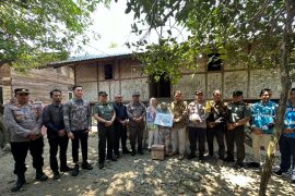 PLN Aceh sambung listrik untuk 201 keluarga kurang mampu