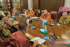 Upaya kalangan akademikus menjaga masyarakat hukum adat