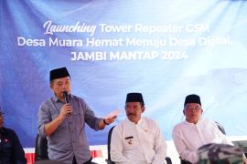 Gubernur Jambi meresmikan repeater GSM Muara Emat Kerinci
