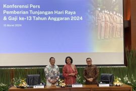 Kemarin, Pemerintah umumkan THR PNS 100 persen hingga lokasi pemanfaatan pasir laut