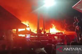 Ditinggal salat tarawih satu rumah hangus terbakar di Rappocini Makassar