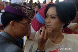 Uji kompetensi penata rias wajah pengantin