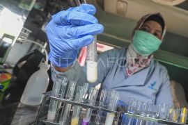 Pemeriksaan takjil oleh BPOM di Jambi