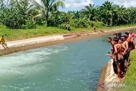 Bocah hanyut di saluran irigasi Mukomuko ditemukan meninggal