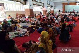 Jumlah pengungsi akibat banjir di Kudus semakin bertambah