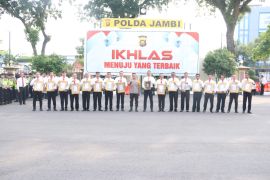 Polda Jambi beri penghargaan atas prestasi dan kinerja personel