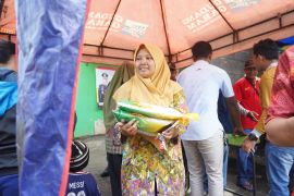 Pemkab Kediri gencar operasi pasar murah