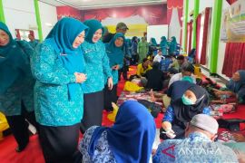 Tim PKK Provinsi Kalsel bhakti sosial di Kotabaru