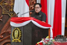 Pj Gubernur Jatim paparkan usulan Raperda RUED