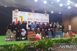 Rayakan HUT ke-11, Bangka City Hotel santuni puluhan anak yatim piatu
