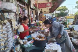 Harga telur ayam ras di Kota Denpasar capai hingga Rp60 ribu per kerat