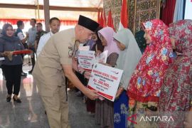 Sebanyak 1.780 keluarga di Bangkalan  terima bantuan sosial