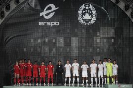 Shin Tae-yong mengaku tak permasalahkan jersey latihan baru timnas