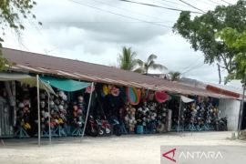 DLH Biak minta pemilik toko wajib punya tempat tampung sampah
