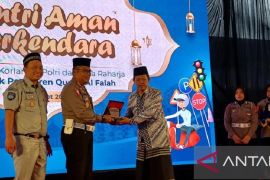 Jasa Raharja dan Korlantas Polri edukasi "Santri Aman Berkendara"