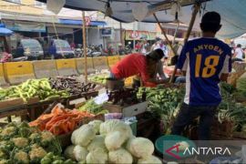 Pemkab Bekasi imbau warga jaga pola belanja selama Ramadhan dengan bijak