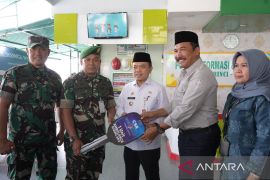 Gubernur Jambi serahkan ambulans untuk RS DKT Kerinci