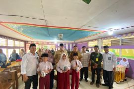 Baznas Dharmasraya gerakan gemar berinfaq untuk pelajar