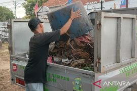 Pemkab Bangka Selatan tingkatkan jam operasional petugas kebersihan