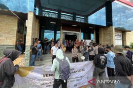 Hakim PT Samarinda tanggapi aksi demo soal koruptor  BUMD PT MMP