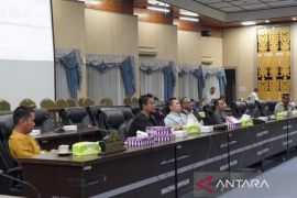 Advertorial - DPRD Banjarmasin bersama Pemkot bahas refocusing anggaran 2024