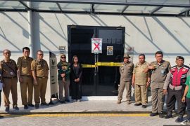 Satpol PP Surabaya tindak tempat biliar selama Ramadhan