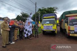 Pj Bupati Lepas Armada Distribusi Logistik Pemilu 2024 di Kabupaten Bangka