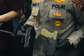 Polisi Bali telusuri kepemilikan senpi pria Karangasem pamer di medsos