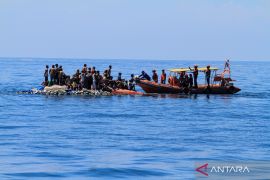 Evakuasi imigran Rohingya di perairan samudera Hindia Page 1 Small