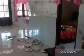 Rumah warga di Gresik hancur akibat Gempa Tuban