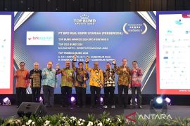 BRK Syariah raih penghargaan TOP BUMD pada ajang TOP BUMD Awards 2024