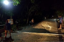 Jalan longsor milik Pemprov Kalsel di Lampihong bahayakan pengendara