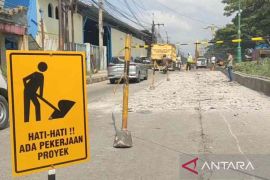 Pemkab Bekasi targetkan pekerjaan perbaikan jalur mudik tuntas H-10