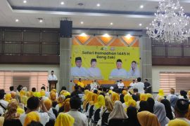 Golkar DKI bagikan santunan untuk anak yatim dan dhuafa