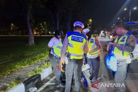 Polisi kembali tilang pengendara sepeda motor langgar aturan