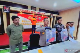 Polisi amankan PNS rekam perempuan di toilet pakai ponsel tersembunyi