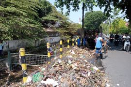 Antisipasi genangan, PUPR Mataram gencarkan normalisasi sungai