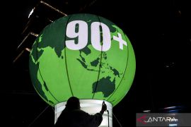 Peringatan Earth Hour di sejumlah kota di Indonesia