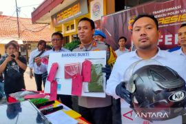 Polisi tangkap tersangka pelaku penganiayaan dan penyekapan di Cirebon