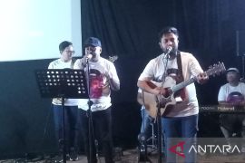 Eldhy Victor mengisi vokal Glenn Fredly di film Glenn Fredly The Movie