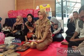 Polsek KPYS bagikan takjil ke panti asuhan dan pejalan  kaki