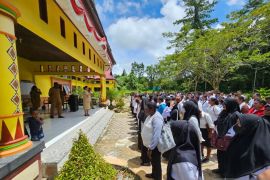 BKPSDM Sorsel serahkan SK guru dan nakes sebelum Idul Fitri