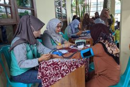 Ratusan warga di Tabalong dapat layanan pengobatan gratis