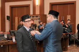 Satu orang anggota DPRD Kepri tersandung korupsi resmi diganti