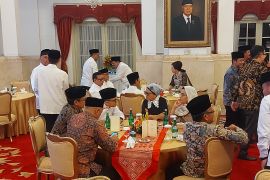 Hidangan 'bukber' Presiden Jokowi-para menteri nasi mandi