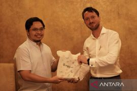 HST collaborates with digital companies to improve education quality